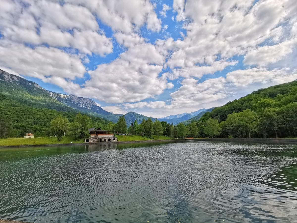 Vila "Maglic" Tjentiste Bagian luar foto